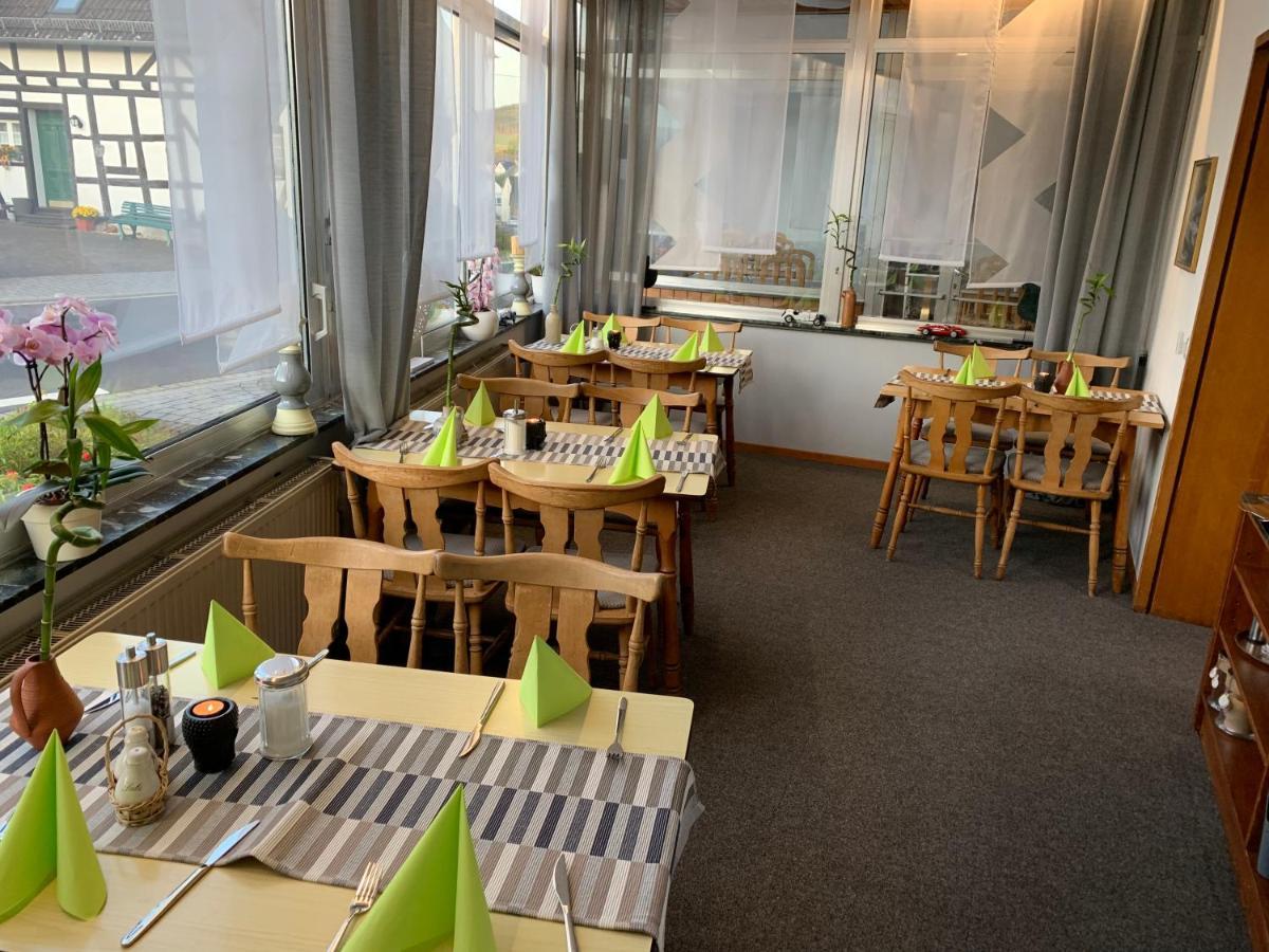 Vina Am Ring Panzió Mannebach  Kültér fotó